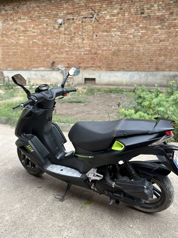 Peugeot speedfight 4