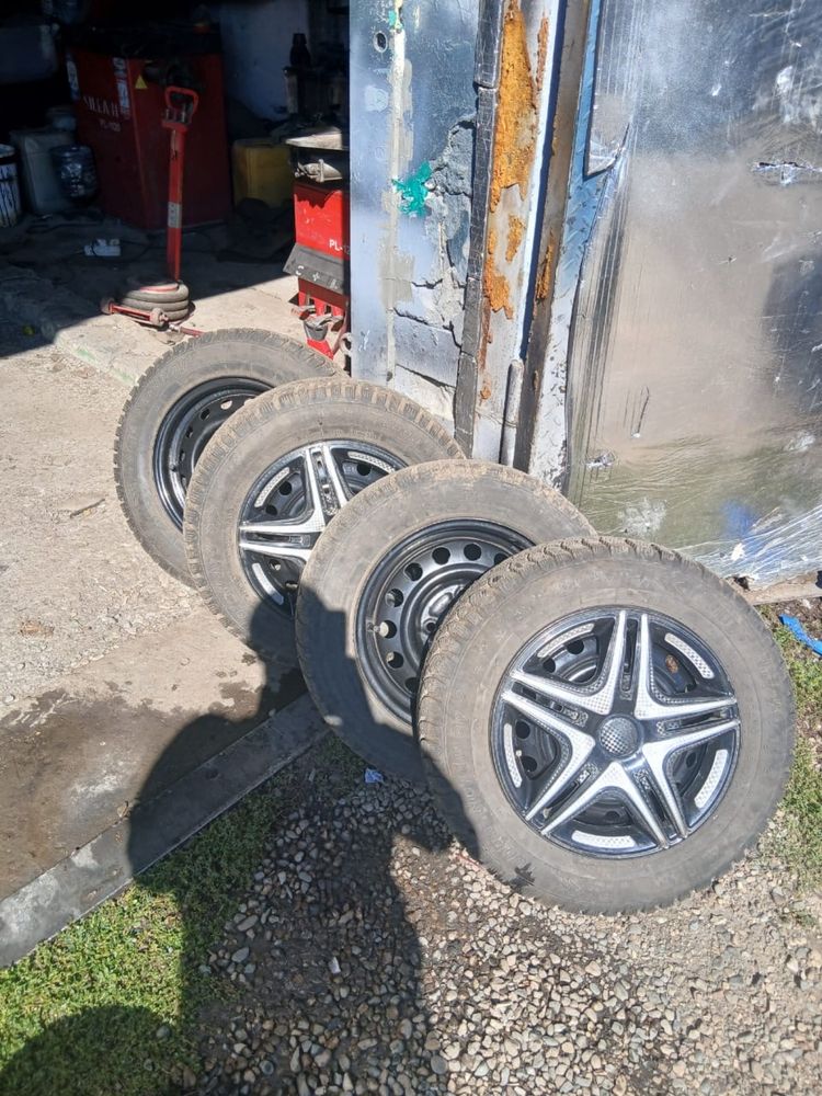 Продам резину зимнюю 185 / 65 R 14