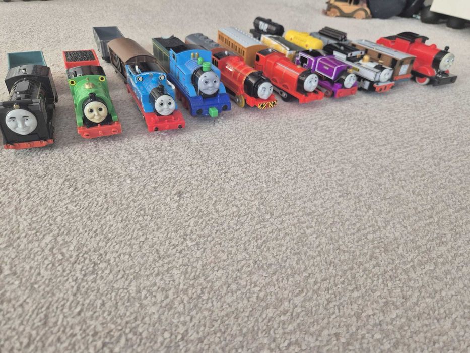 Colecție trenulețe Thomas&Friends cu locomotive și vagoane ap 20 piese