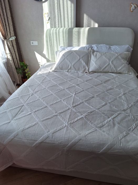 Продам спальная кровать новая