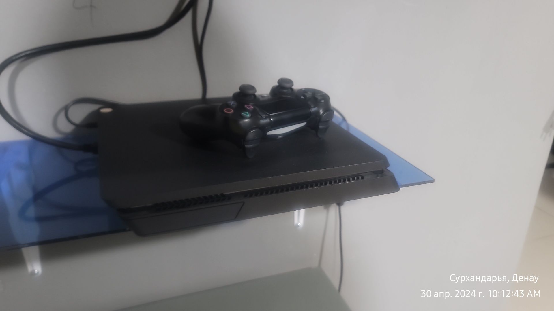 Ps 4  holati jida yaxshi 11.50 versiya  100 ta o'yin bor