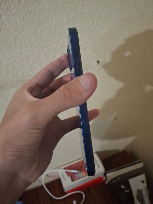 IPhone 12 64gb c