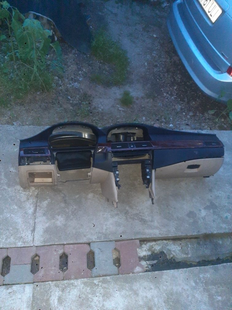 plansa bord bmw seria 5 e 60 -e61