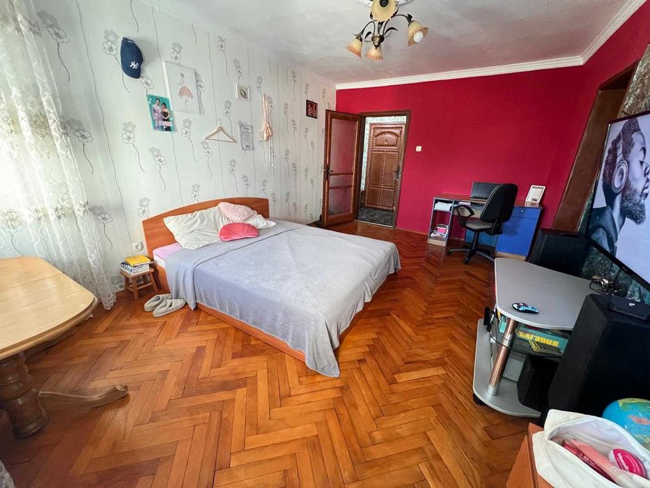 Продава се тристаен апартамен – в центъра на град Плевен