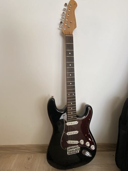 Vând/schimb Harley Benton ST62 BK VS și Roland Cube 20XL
