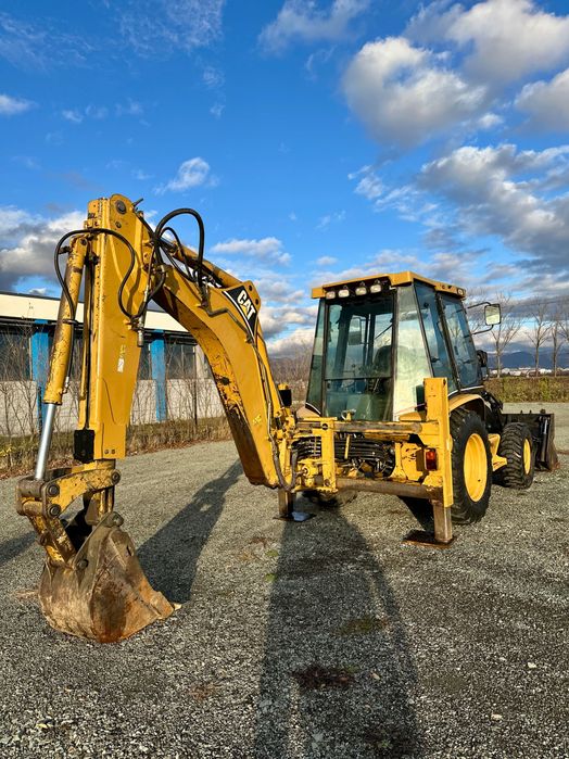 Buldoexcavator Cat 428D / An 2005 / 2 cupe