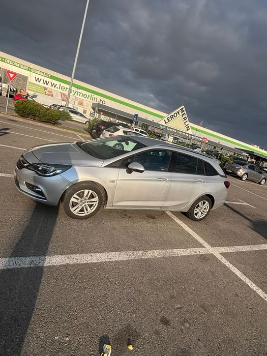 Vând OPEL ASTRA K Sports Tourer Automata2017 FULL OPTION