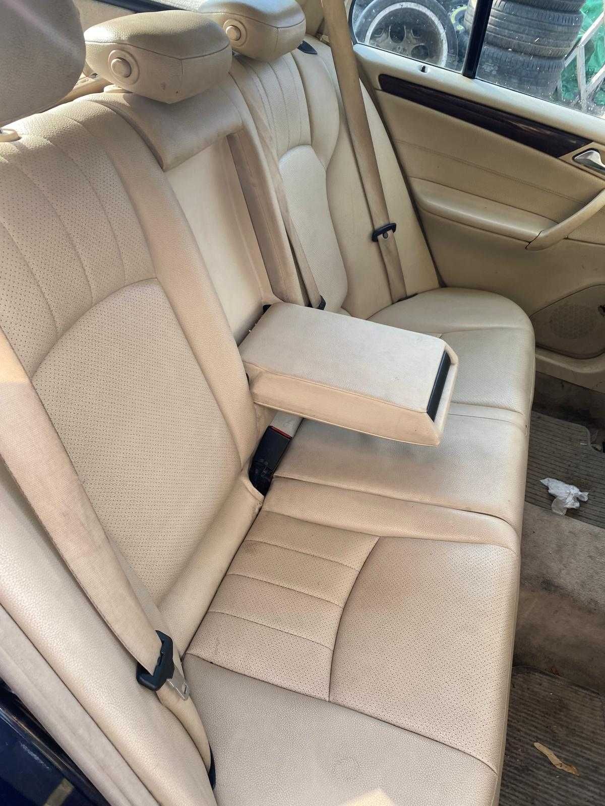 Dezmembrez Mercedes C220 W203 FaceLift Break interior maro piese w203
