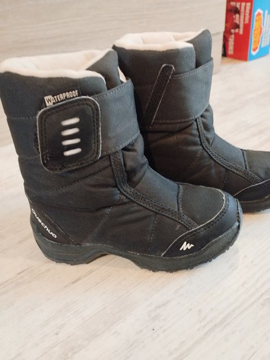 Обувки и ботуши.