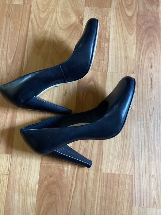 Pantofi de piele marca Buffalo 37