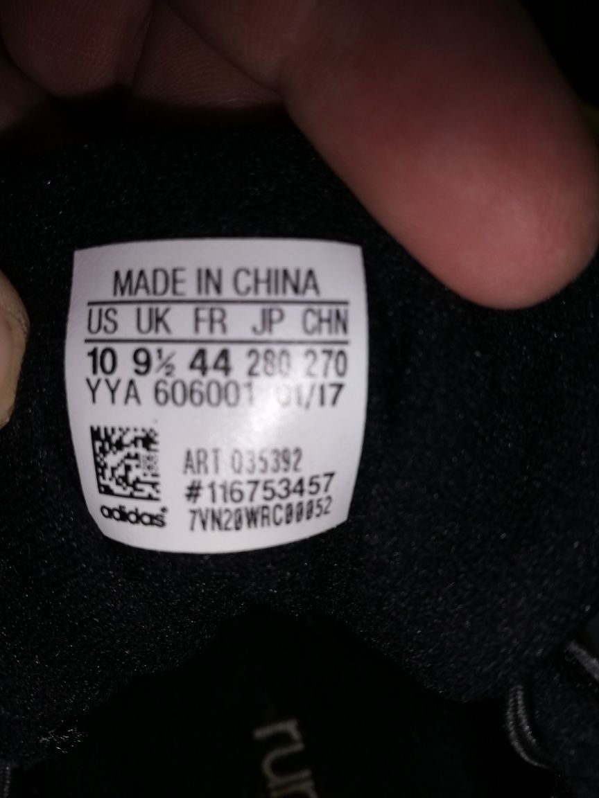 Vand  Adidas Clima proof cu Gore-tex originali nr 44