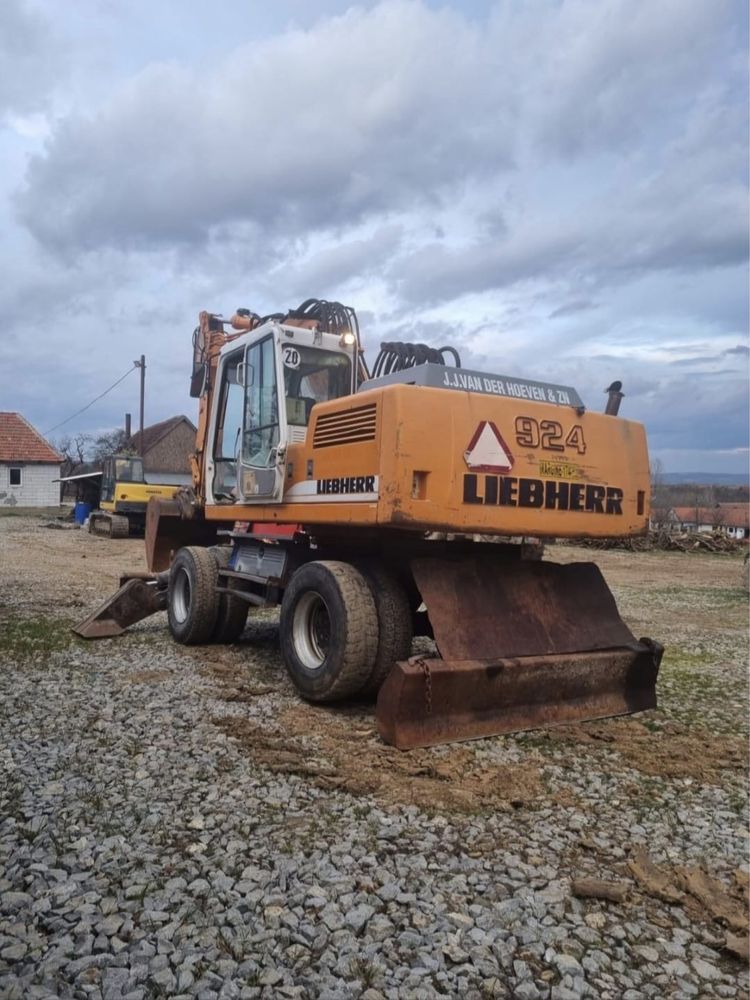Excavator pe roti- Trailer cu dolly