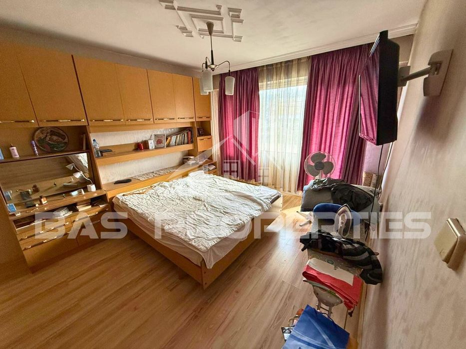 Продава се Тристаен апартамент в София, Красна поляна 3 - 84 кв.м за 2000 €/кв.м - Снимка #4