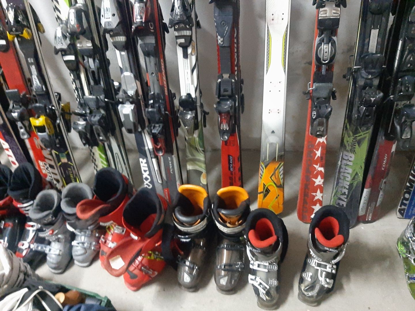 Ски и ски ботуши и аксесоари