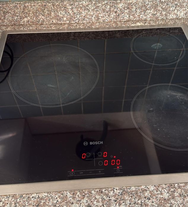 Варочная поверхность Bosch WT черный