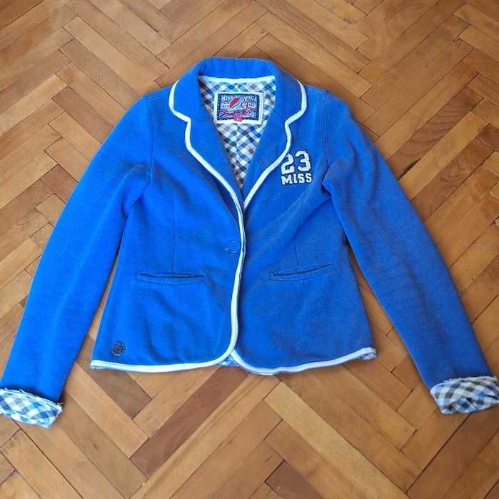 Costume elegante de dama