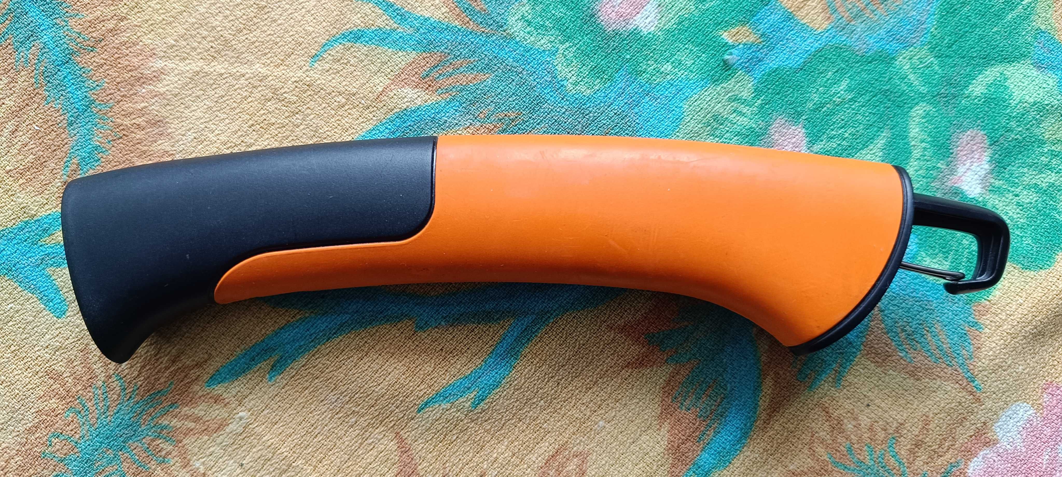 Сгъваем трион FISKARS с 16 см. дължина на острието. Нов.