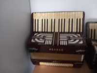 Hohner de vanzare 48 basi acordeonul arata bine are burduf original ac