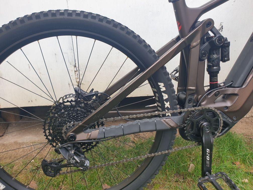 Bicicleta/mtb electrica carbon full suspension GHOST E-RIOT Trail CF