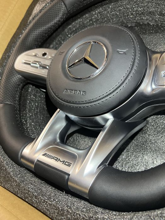 Спортен волан за Мерцедес AMG