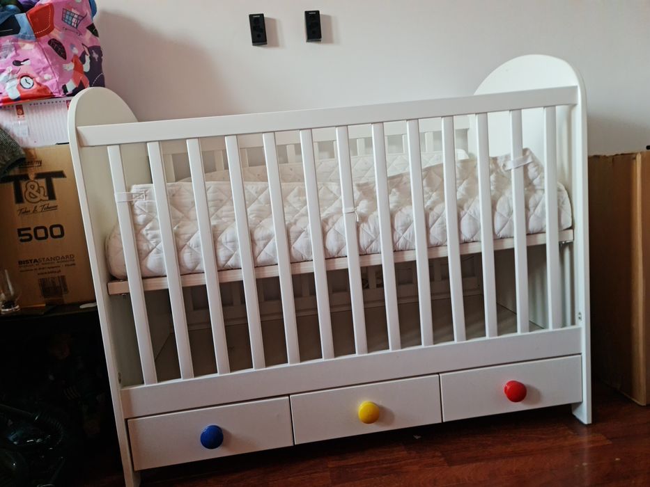 Patut bebelus alb Ikea folosit de cateva ori