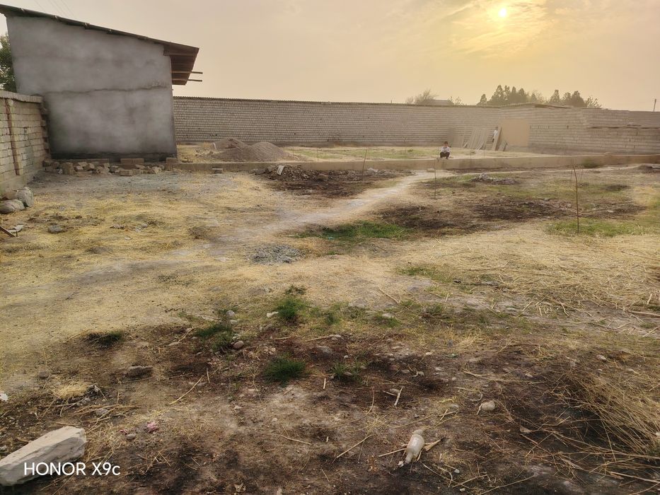 Dacha sotiladi 12 so'th piskent Akmal Ikromovda 15 000 $