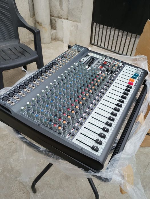 Mixer activ BEHRINGER