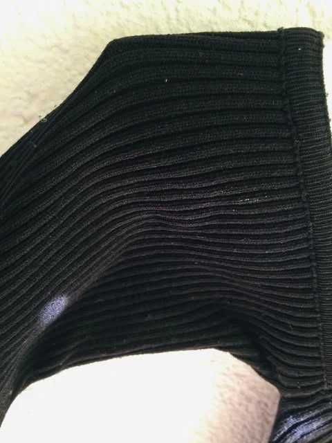 Rochie neagră cu design asimetric – Bershka, mărimea XS