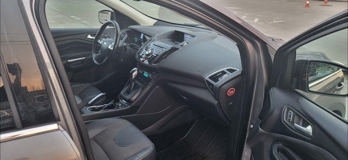 Ford Kuga Titanium automat 4x4