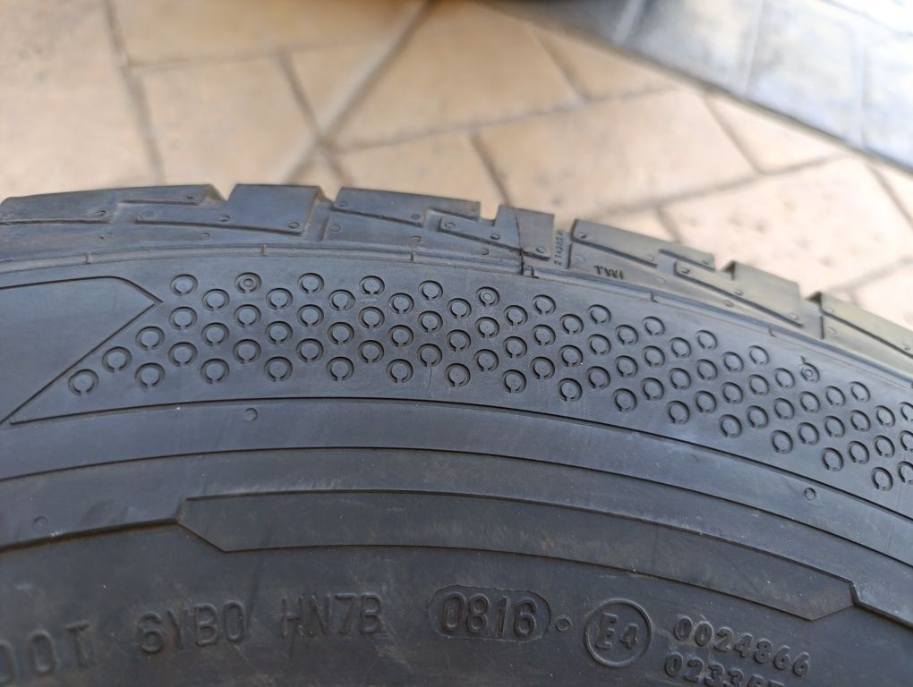 Нови гуми за Микробус 235/65/16 С Continental