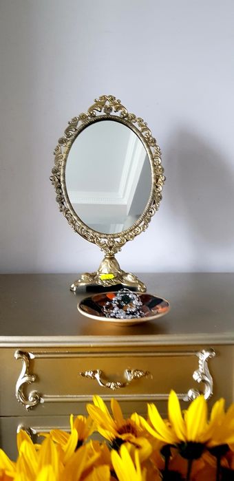 Oglindă veche din bronz