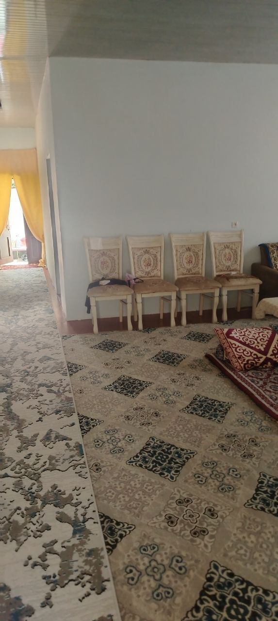 Hovli sotiladi 250m²