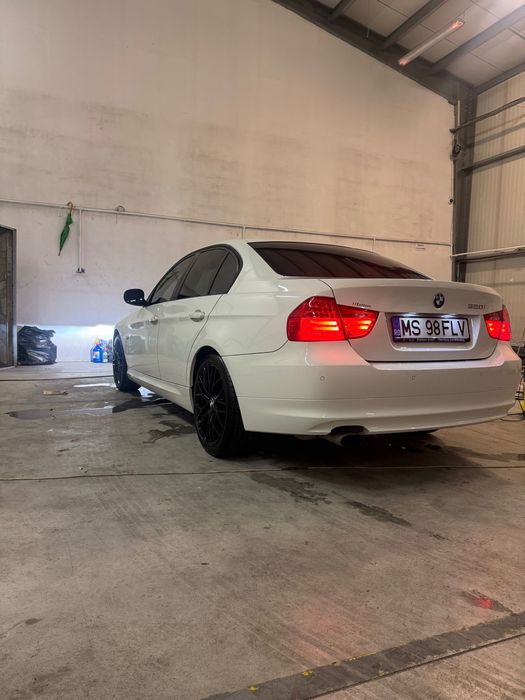 BMW seria 3 / 320I 2009