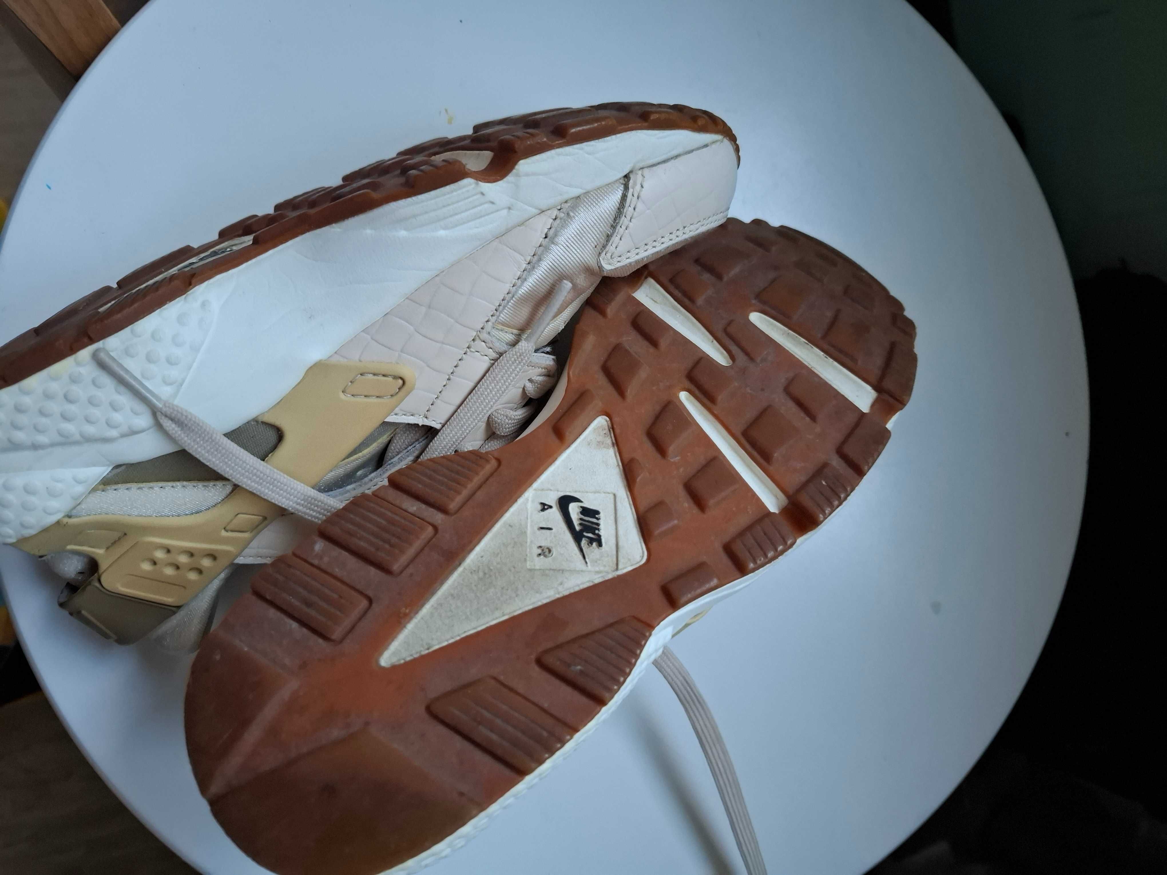 Продавам маратонки NIKE