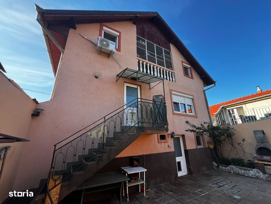 Casa cu 5 camere si garaj - Str. Tileagdului - IMOBIHOR
