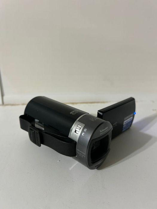 Продам видеокамеру Samsung