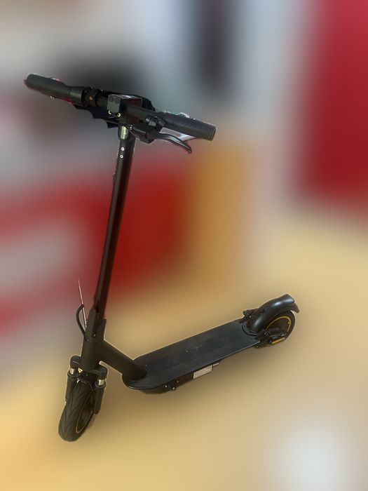 Trotineta electrică JUICEASE ESMAX 1000W, autonomie 45km