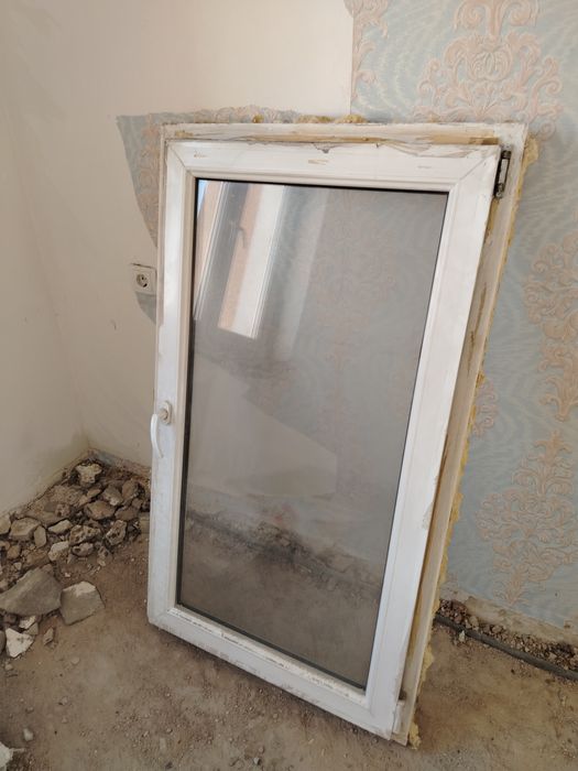Продам пластиковое окно в среднем состояние