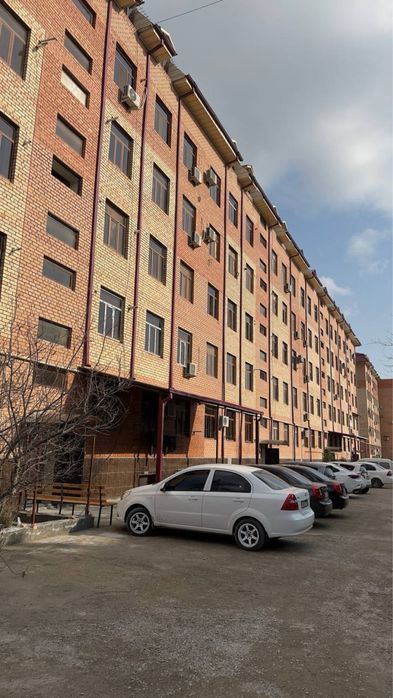 Yangi ġishtli domdan 2 xonali kvartira sotiladi