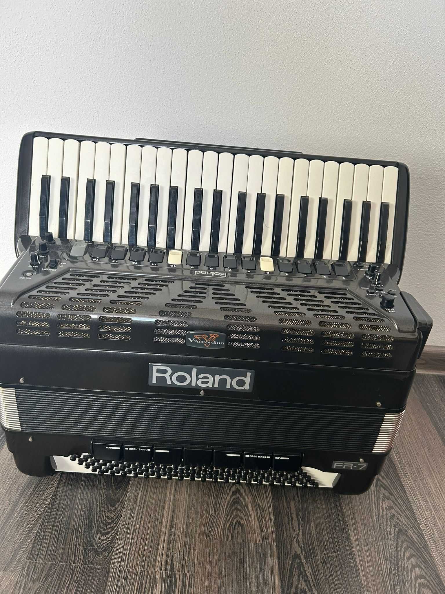 Schimb Roland fr7 ver2+Guerrini Sons pentru un acordeon cu juzisound 2