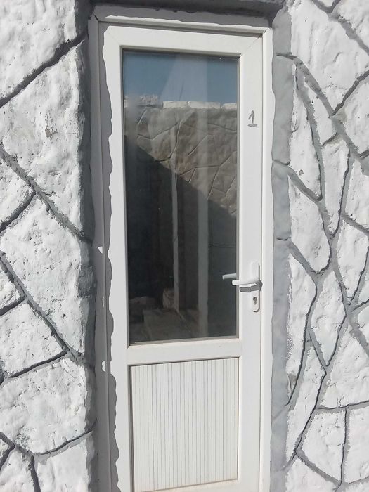 Пластиковые двери окна