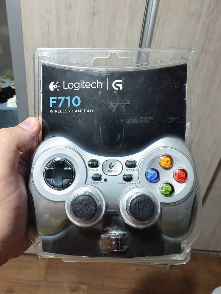 Джостик logitech f710