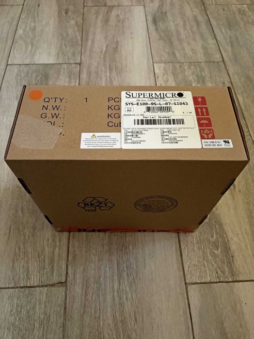 Router Supermicro SYS-E100-9S-L