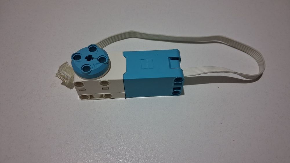 СРОЧНО продаю Lego Spike мотор. Торг уместен