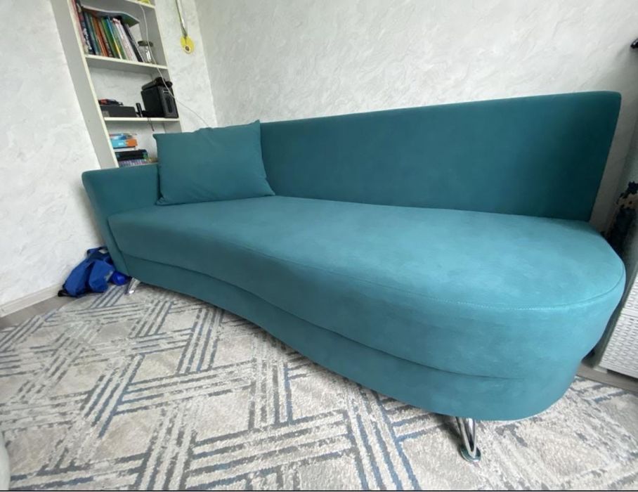 Продам деван раскладной состояние нового