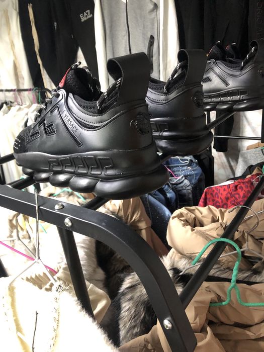 Vand Versace Chain reaction