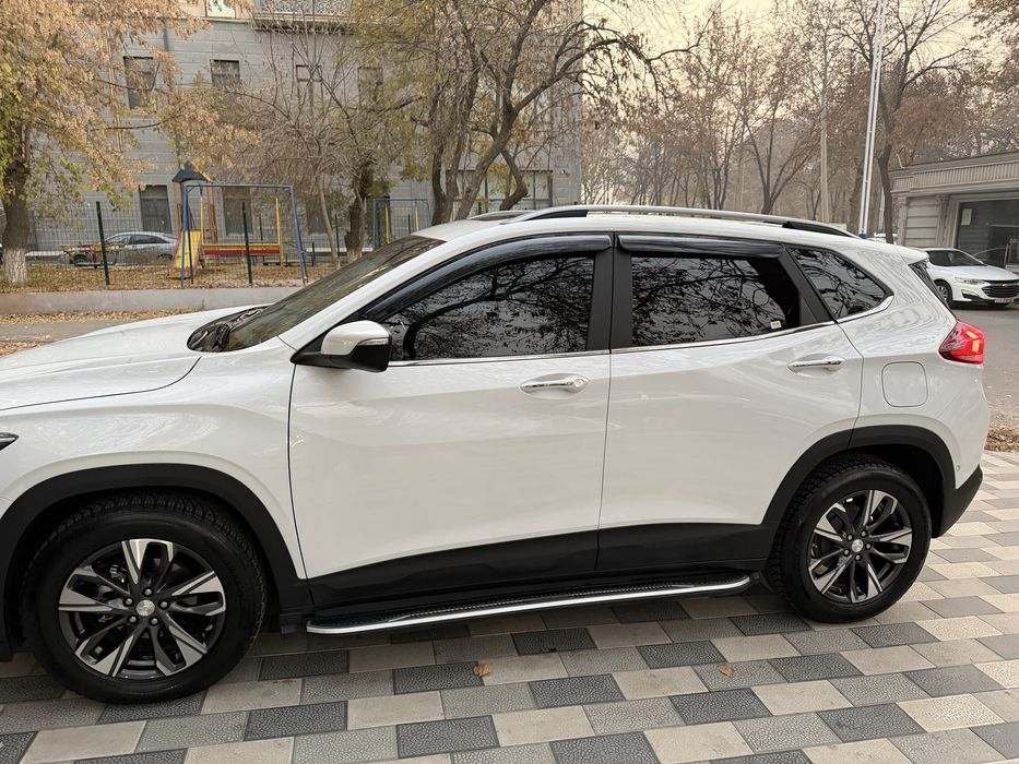 Tracker 2 premier plus, 2024