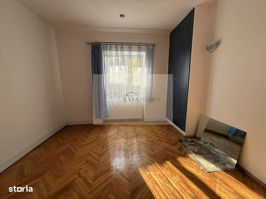 3 camere/ Ultracentral / Gradina
