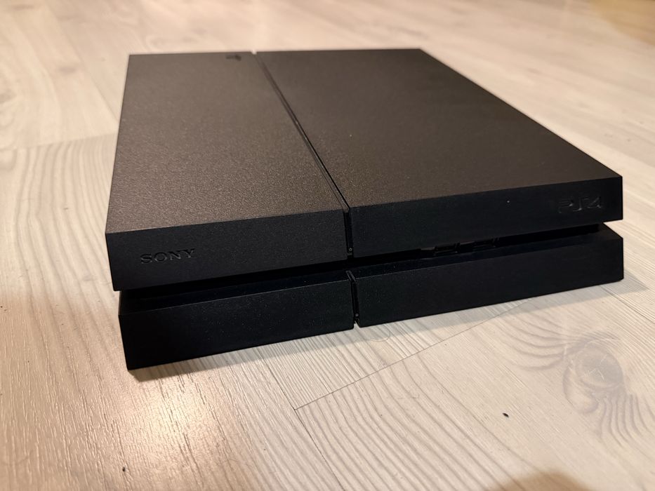Ps4, PlayStation 4 1TB + 14 дискови игри