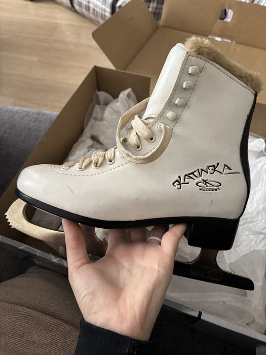 Коньки  фигурные 37 размер